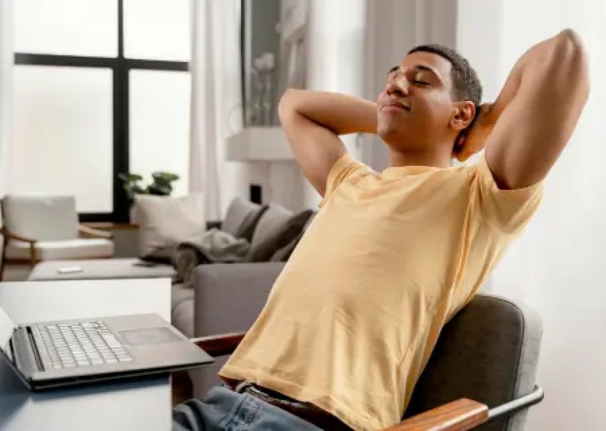 Meu chefe diz que quem trabalha em casa não deve tirar dias de folga por doença.