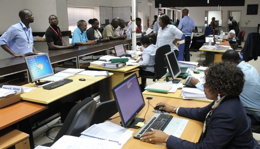 De 12 a 30 de dezembro, funcionários públicos trabalharão uma hora e meia a mais