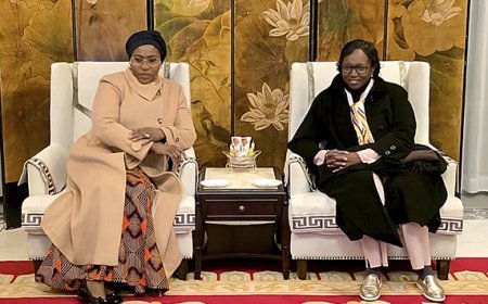 Sílvia Lutucuta mantém diálogo com o sector tecnológico chinês